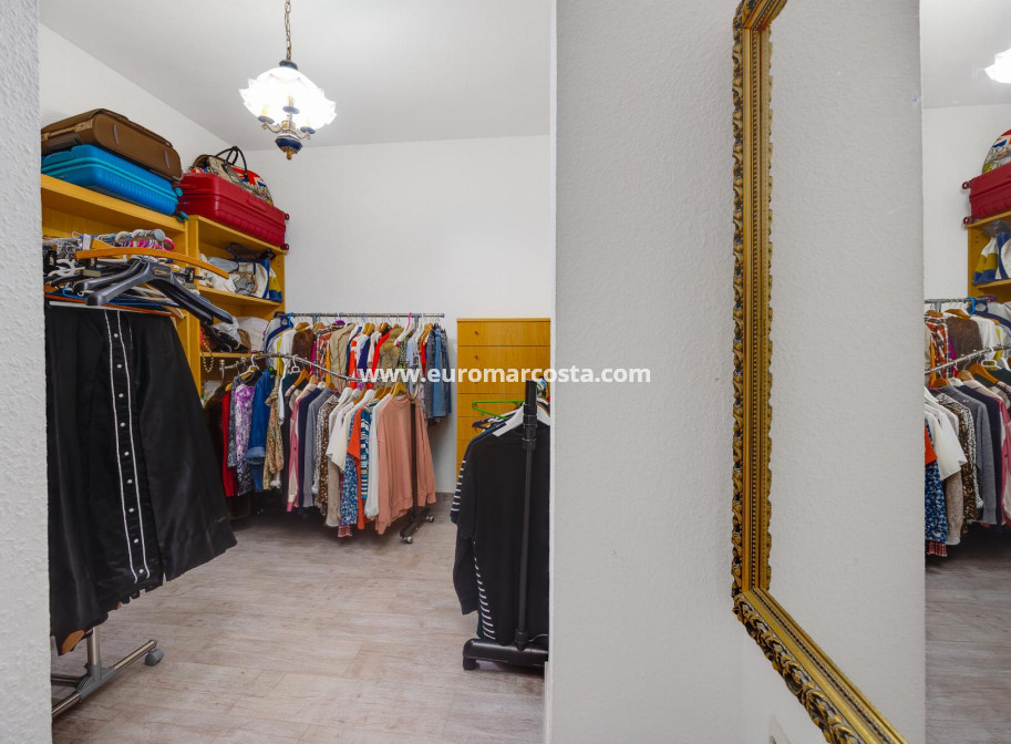 Sale - Apartment / flat - Torrevieja - Piscinas naturales