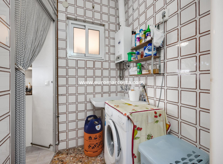 Sale - Apartment / flat - Torrevieja - Piscinas naturales