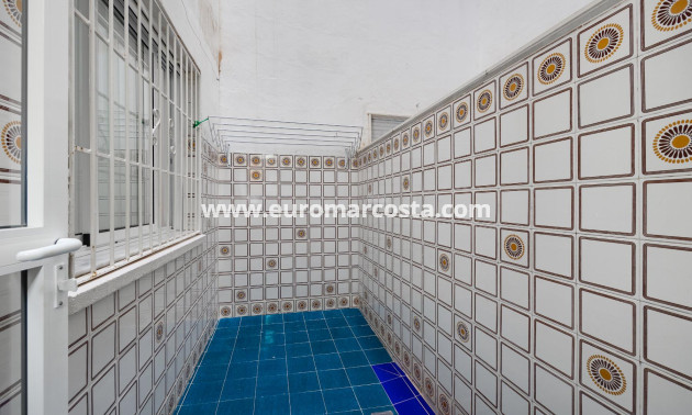 Sale - Apartment / flat - Torrevieja - Piscinas naturales