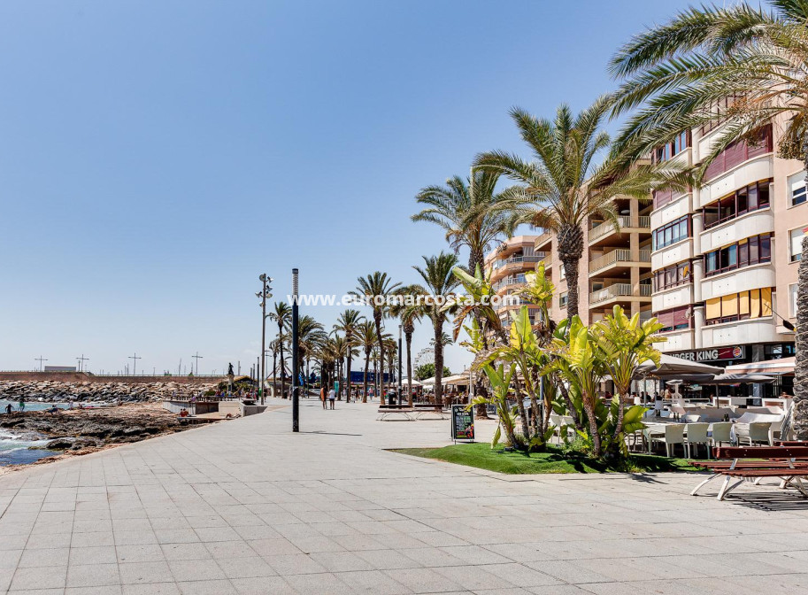 Sale - Apartment / flat - Torrevieja - Piscinas naturales