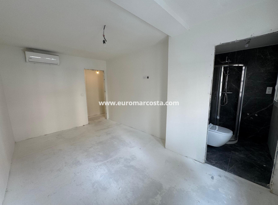 Sale - Apartment / flat - Torrevieja - TORREVIEJA