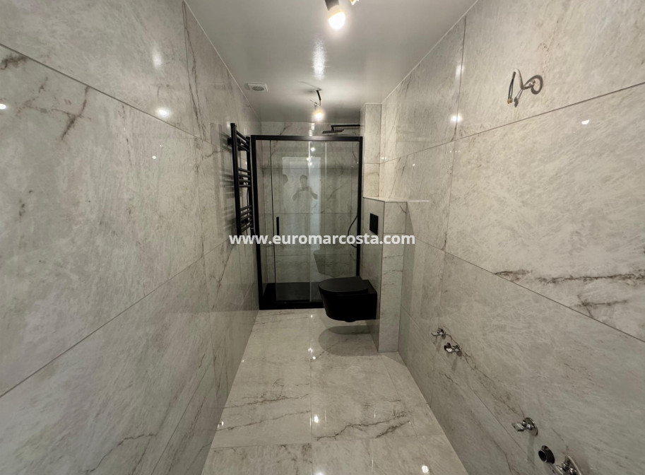 Sale - Apartment / flat - Torrevieja - TORREVIEJA