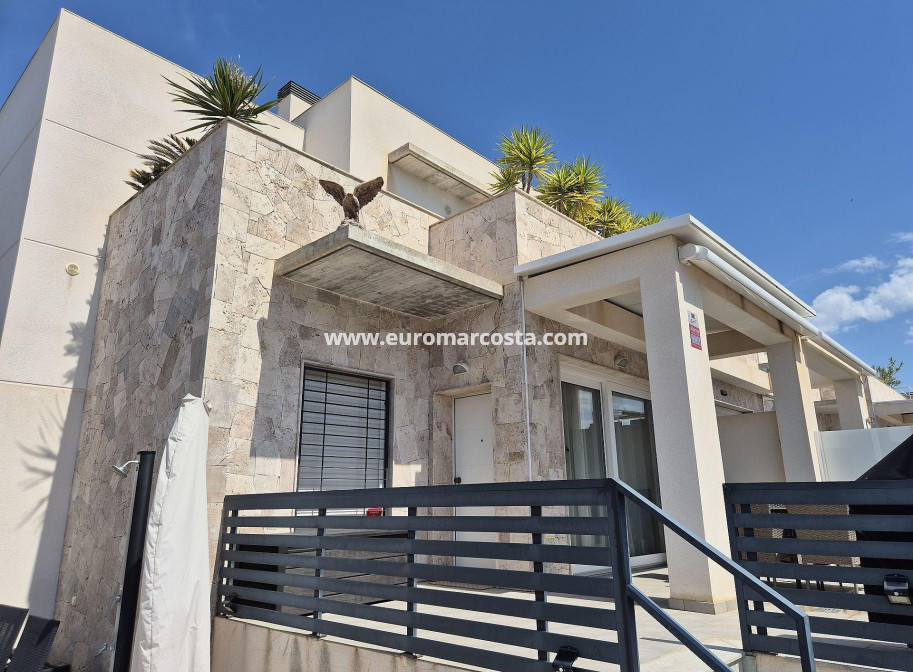 Sale - Townhouse - Torrevieja - Aguas Nuevas