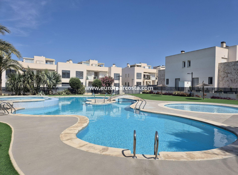 Sale - Townhouse - Torrevieja - Aguas Nuevas