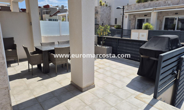 Sale - Townhouse - Torrevieja - Aguas Nuevas