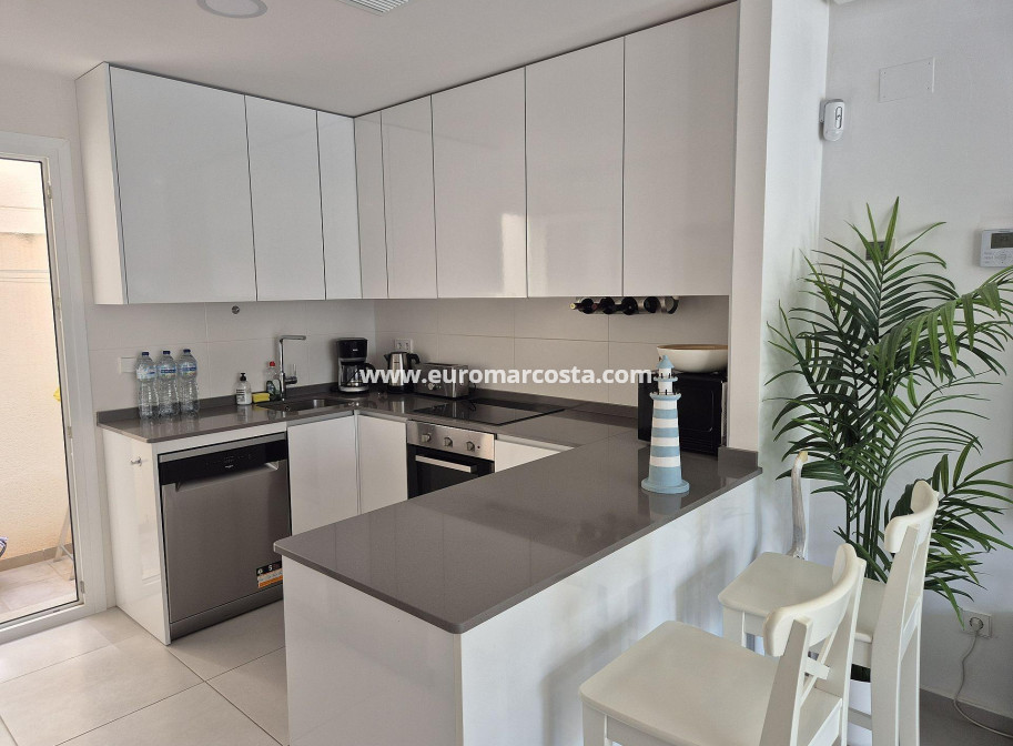 Sale - Townhouse - Torrevieja - Aguas Nuevas