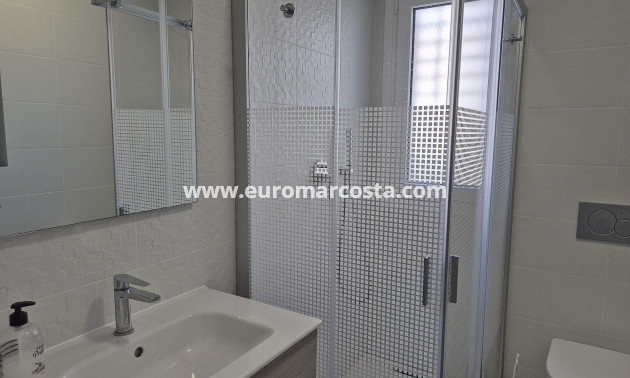 Sale - Townhouse - Torrevieja - Aguas Nuevas