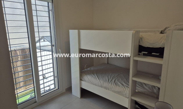 Sale - Townhouse - Torrevieja - Aguas Nuevas