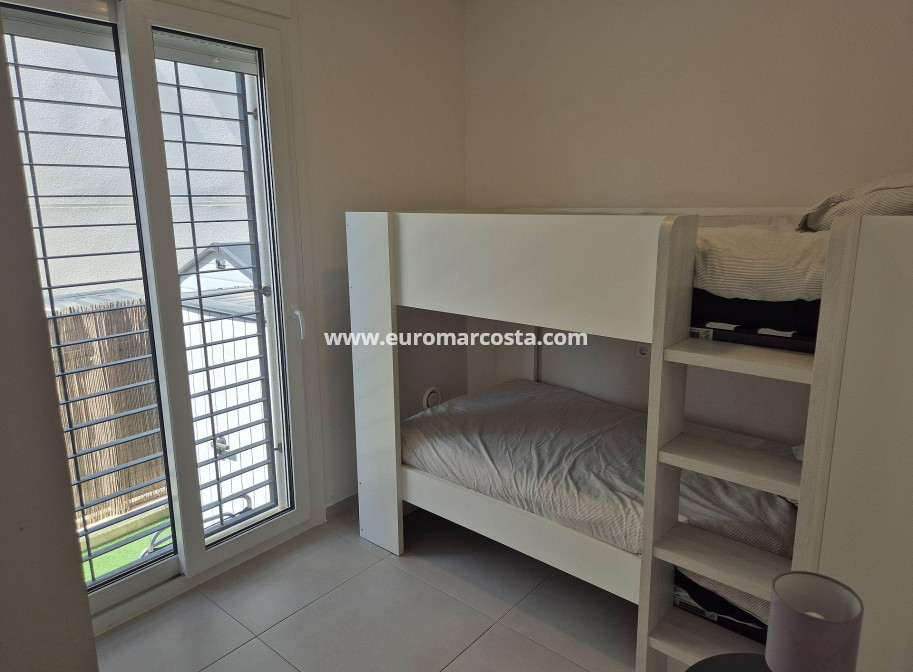 Sale - Townhouse - Torrevieja - Aguas Nuevas