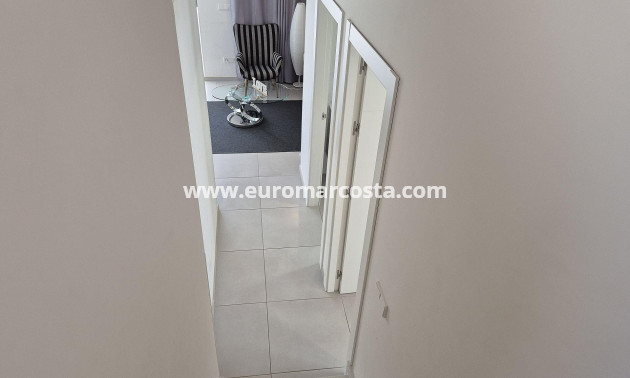 Sale - Townhouse - Torrevieja - Aguas Nuevas
