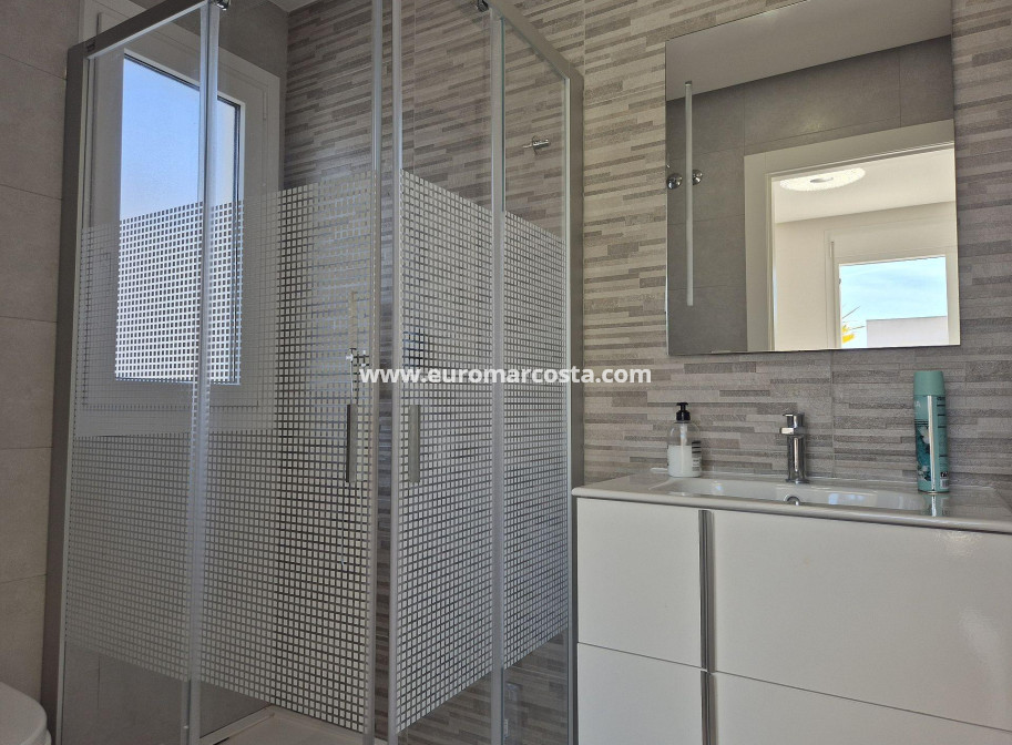 Sale - Townhouse - Torrevieja - Aguas Nuevas