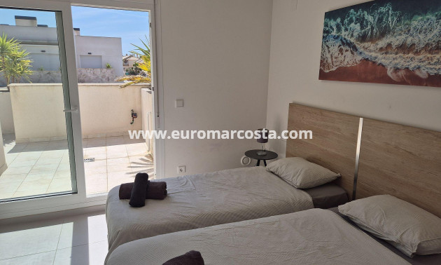 Sale - Townhouse - Torrevieja - Aguas Nuevas
