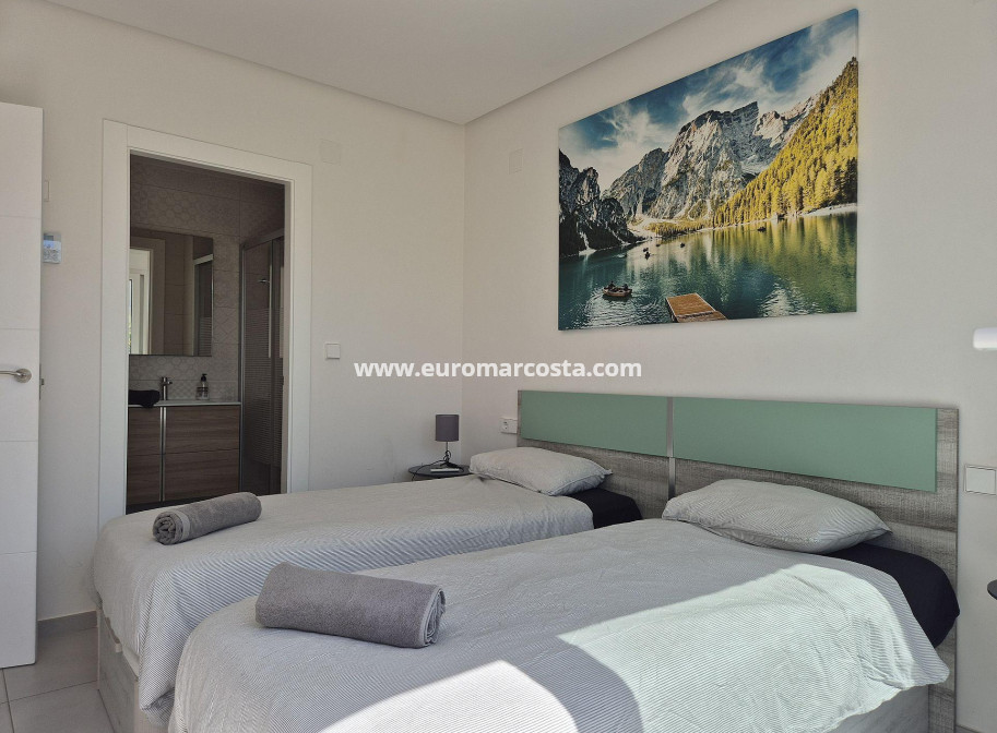 Sale - Townhouse - Torrevieja - Aguas Nuevas
