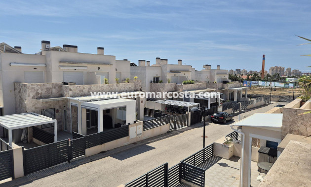Sale - Townhouse - Torrevieja - Aguas Nuevas