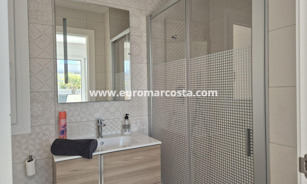Sale - Townhouse - Torrevieja - Aguas Nuevas