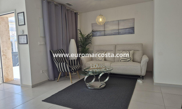 Sale - Townhouse - Torrevieja - Aguas Nuevas