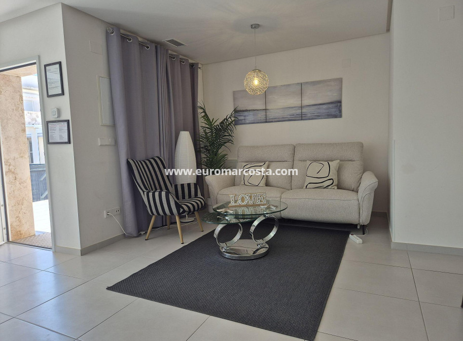 Sale - Townhouse - Torrevieja - Aguas Nuevas