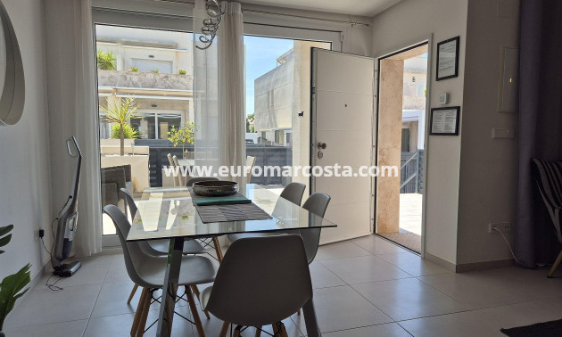 Sale - Townhouse - Torrevieja - Aguas Nuevas