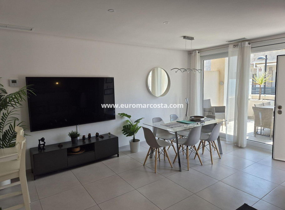 Sale - Townhouse - Torrevieja - Aguas Nuevas