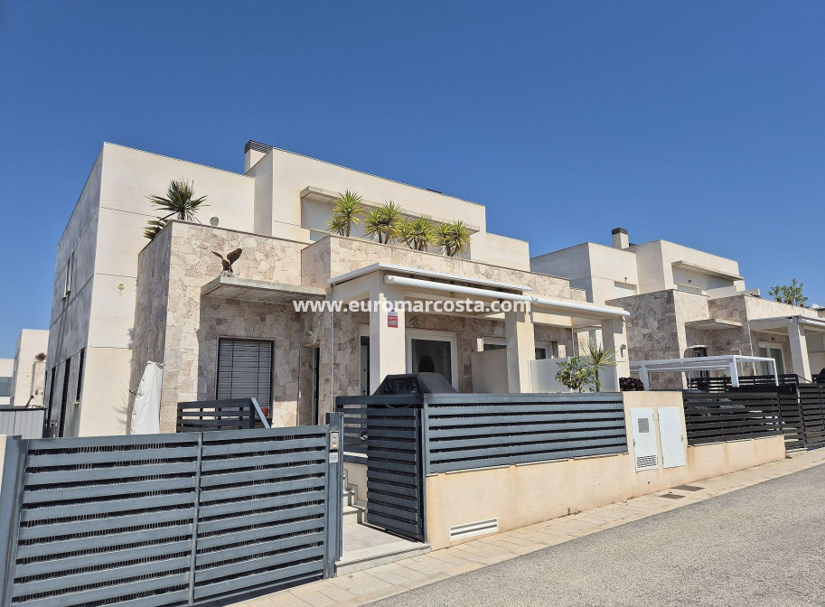 Sale - Townhouse - Torrevieja - Aguas Nuevas
