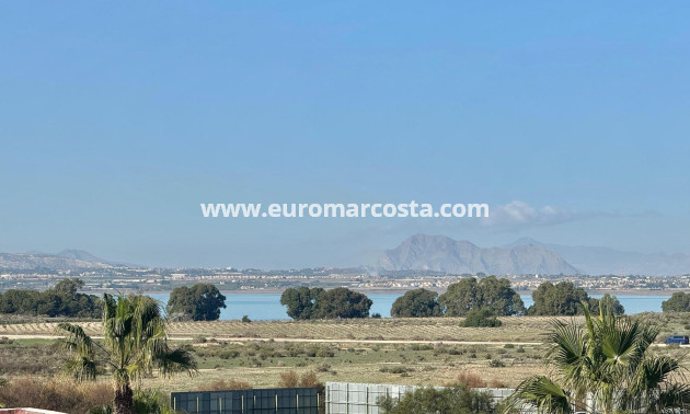 Venta - Apartamento / piso - Torrevieja - PLAYA DE LA MATA