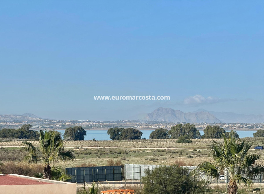 Venta - Apartamento / piso - Torrevieja - PLAYA DE LA MATA