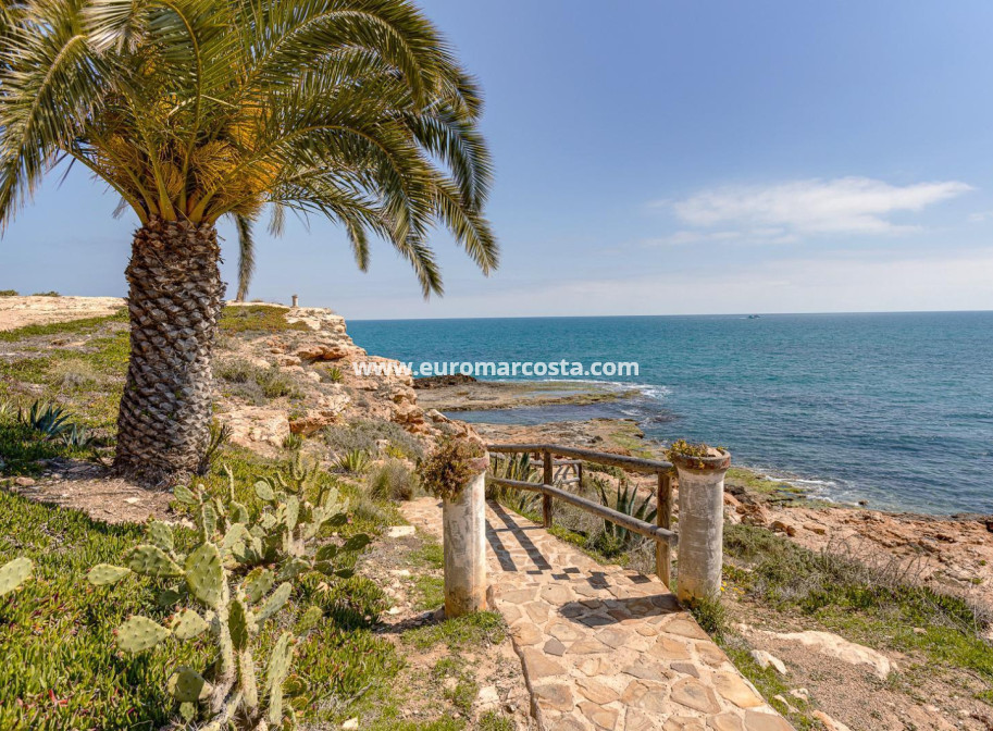 Venta - Apartamento / piso - Torrevieja - PLAYA DE LA MATA