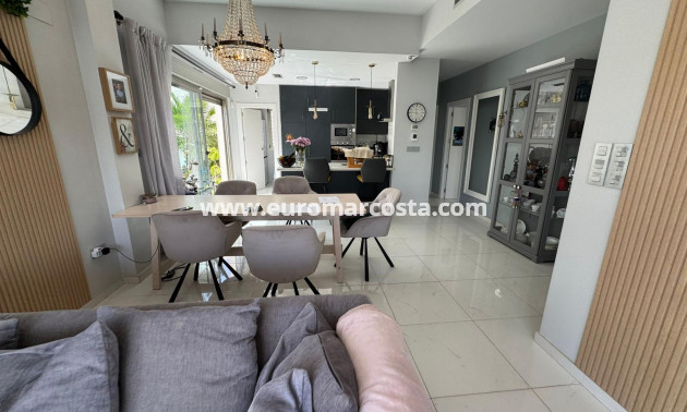 Sale - Chalet - Orihuela Costa