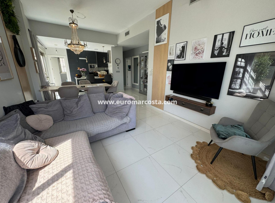 Sale - Chalet - Orihuela Costa
