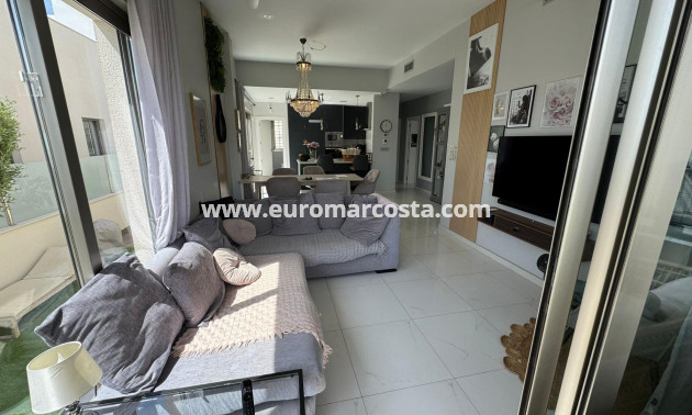 Sale - Chalet - Orihuela Costa