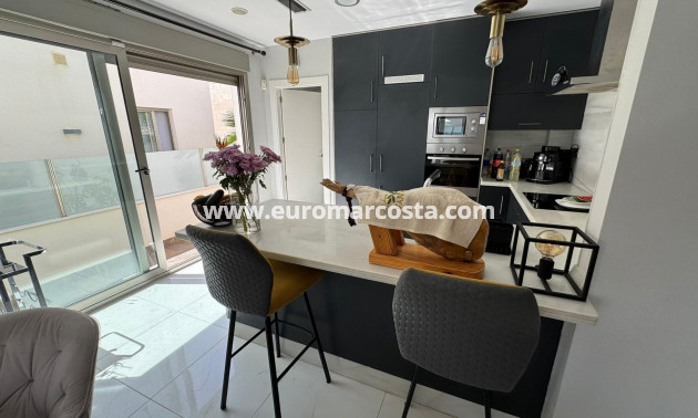 Sale - Chalet - Orihuela Costa
