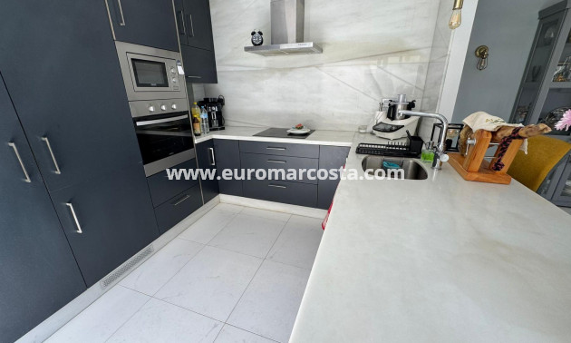 Sale - Chalet - Orihuela Costa