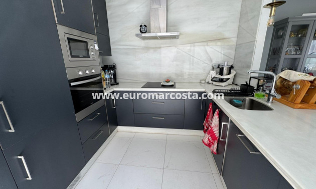 Sale - Chalet - Orihuela Costa