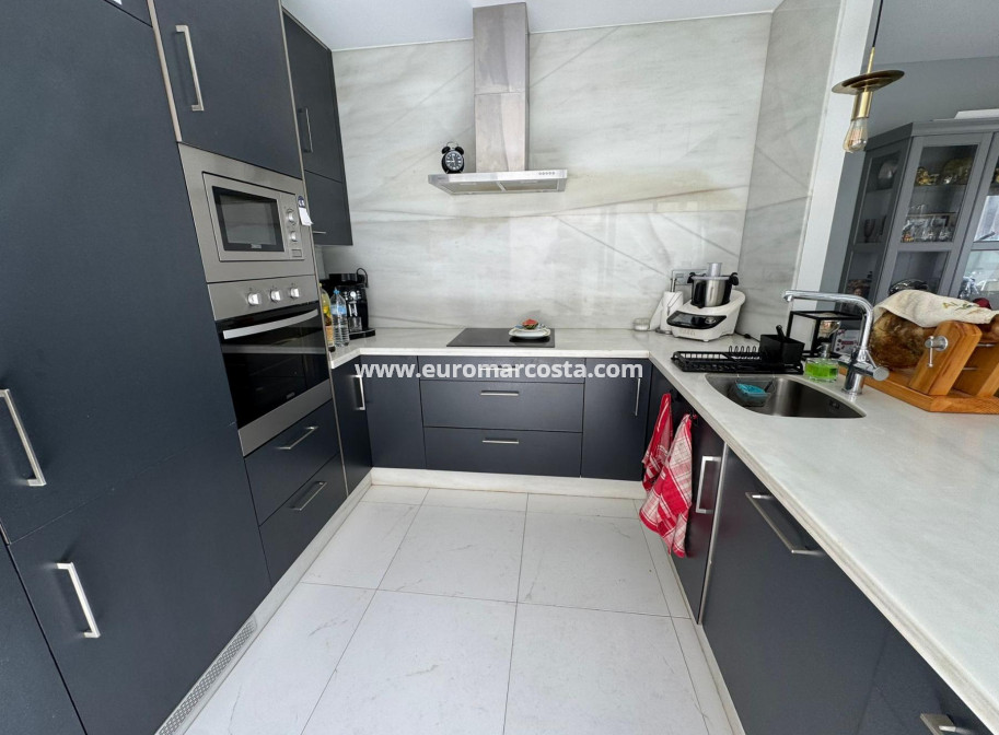 Sale - Chalet - Orihuela Costa