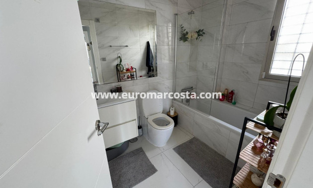Sale - Chalet - Orihuela Costa
