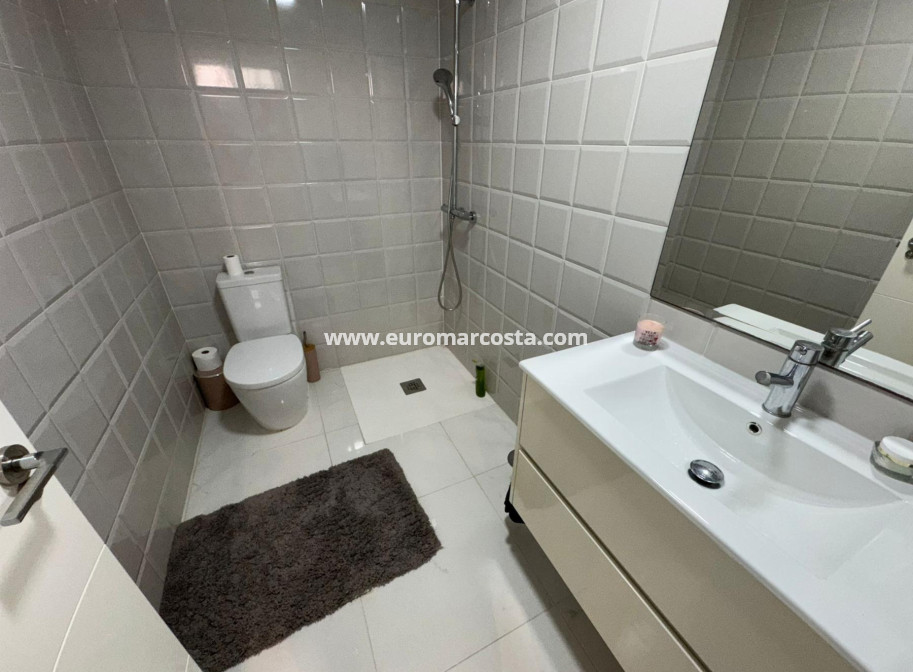 Sale - Chalet - Orihuela Costa
