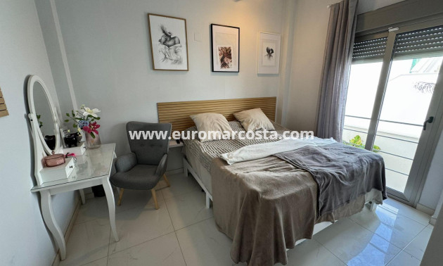 Sale - Chalet - Orihuela Costa