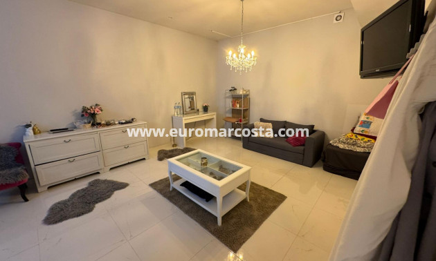 Sale - Chalet - Orihuela Costa