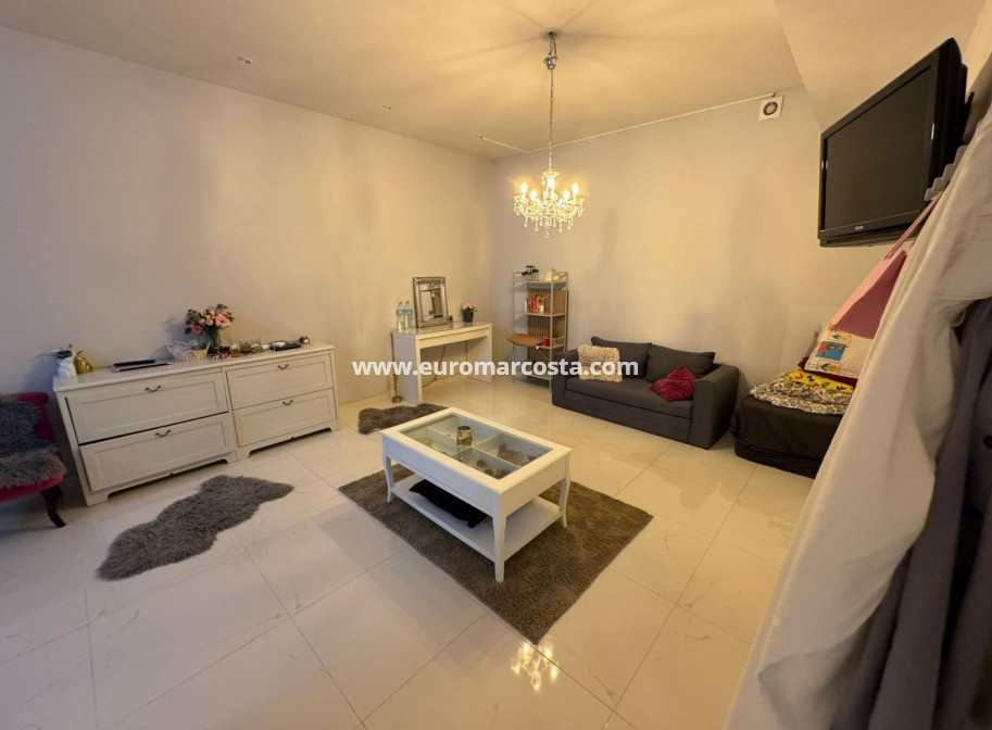 Sale - Chalet - Orihuela Costa