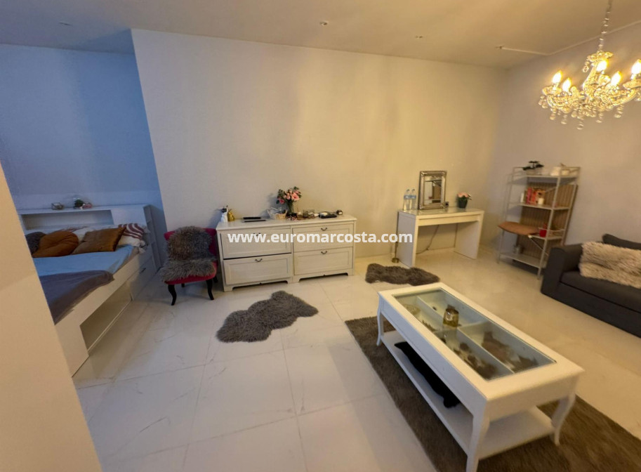 Sale - Chalet - Orihuela Costa