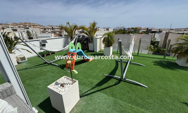 Sale - Chalet - Orihuela Costa