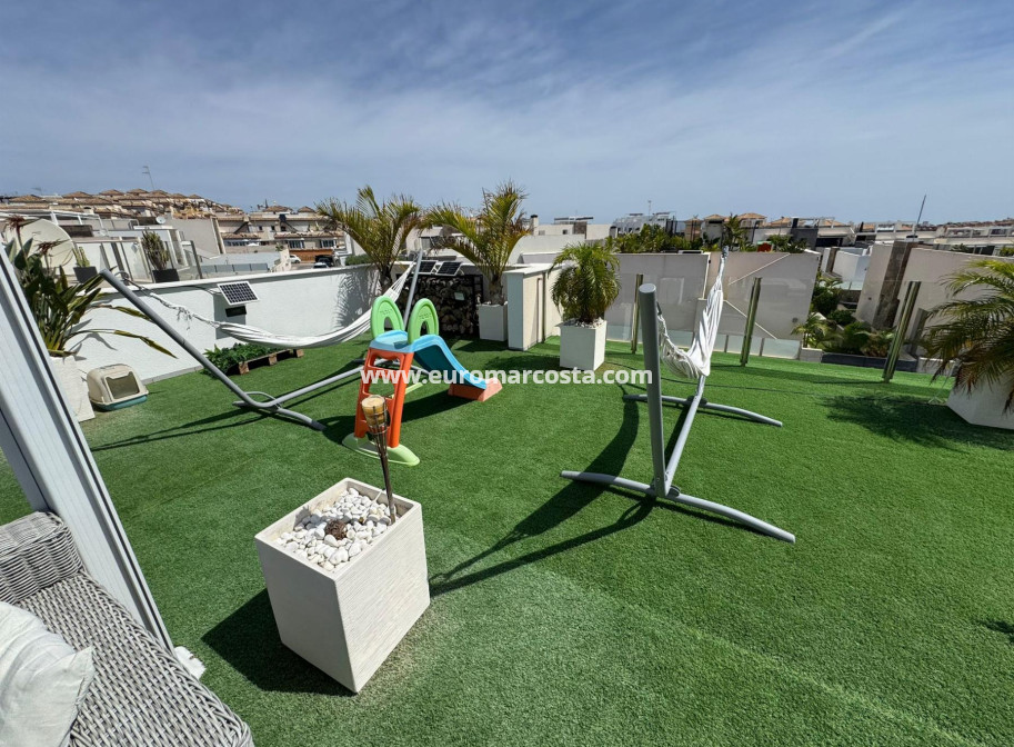 Sale - Chalet - Orihuela Costa