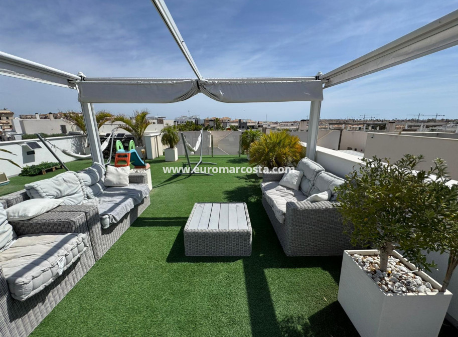 Sale - Chalet - Orihuela Costa