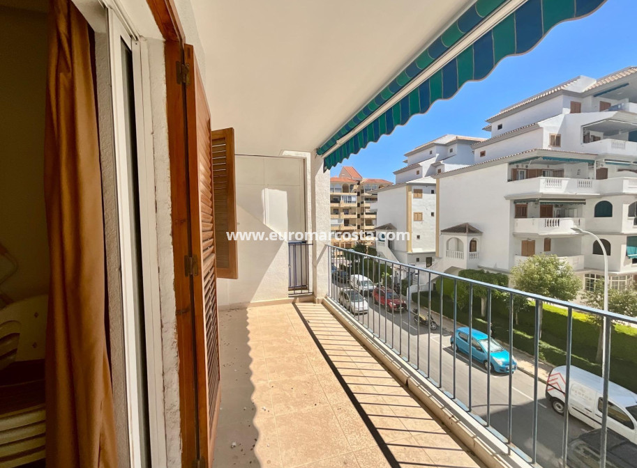 Sale - Apartment / flat - Torrevieja - La Mata