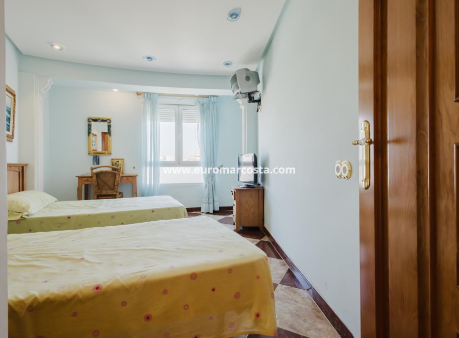 Objekte zum Wiederverkauf - Wohnung - Torrevieja - TORREVIEJA
