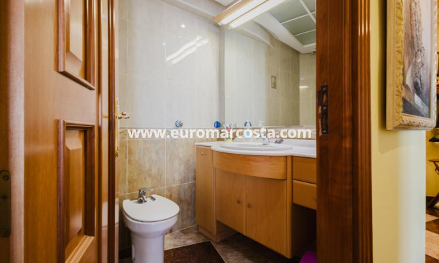Objekte zum Wiederverkauf - Wohnung - Torrevieja - TORREVIEJA