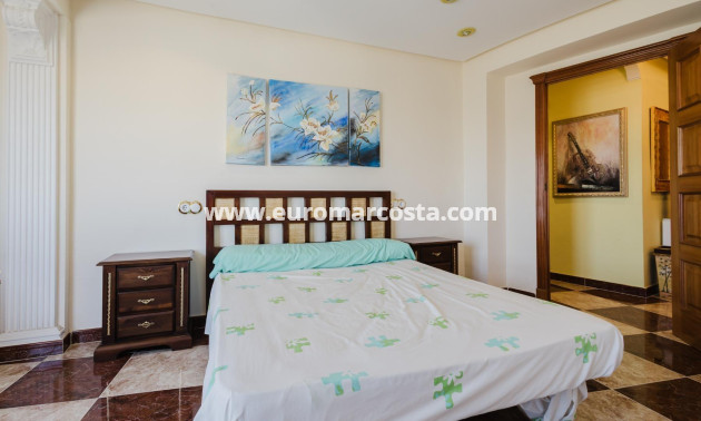 Objekte zum Wiederverkauf - Wohnung - Torrevieja - TORREVIEJA
