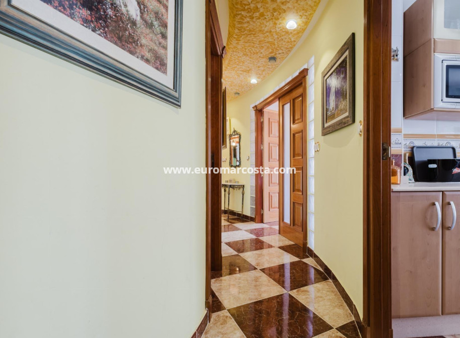 Objekte zum Wiederverkauf - Wohnung - Torrevieja - TORREVIEJA