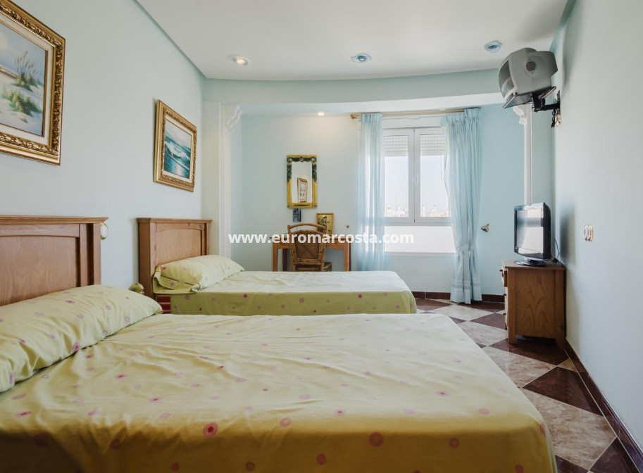 Objekte zum Wiederverkauf - Wohnung - Torrevieja - TORREVIEJA