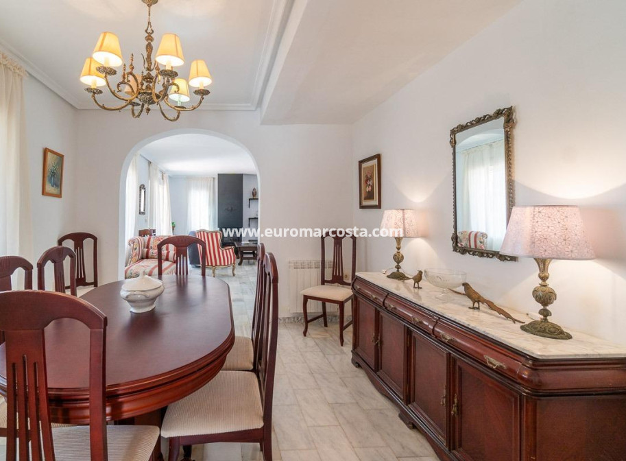 Objekte zum Wiederverkauf - Villa freitstehend - Torrevieja - La Mata